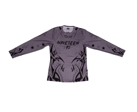 NINETEEN CLUB CROSS GRAY